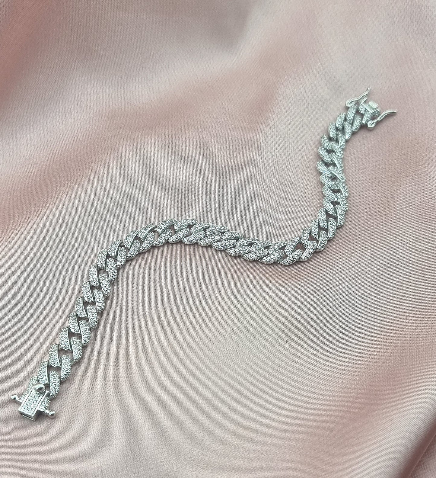 Bracciale Lyra con 650 zirconi